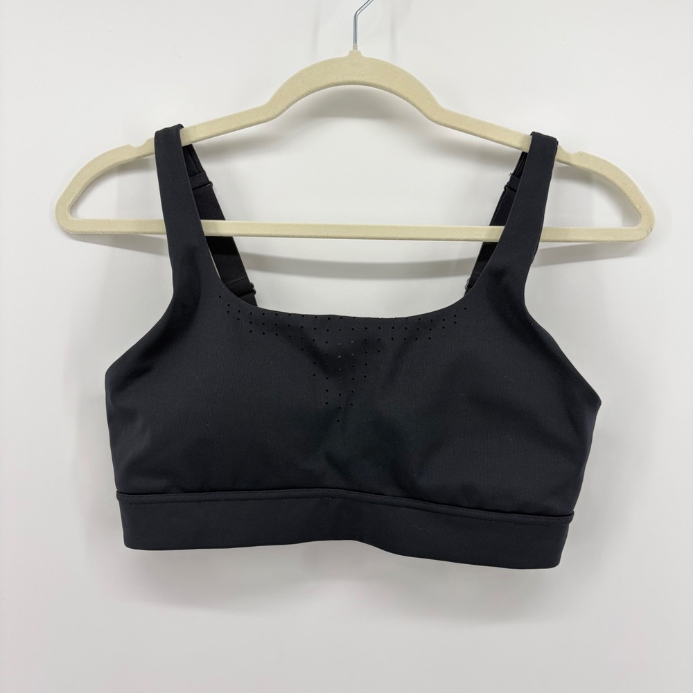 Under Armour Womens Medium Black Sports Bra 1361028 Adjustable Laser Cut Fitted